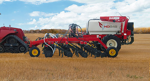 The HD FMS™ is a self contained 3-row hoe drill seeding system.