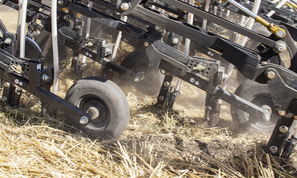 The Bourgault PHD™ allows you to choose the opener and packer wheel combination that will work best for your conditions