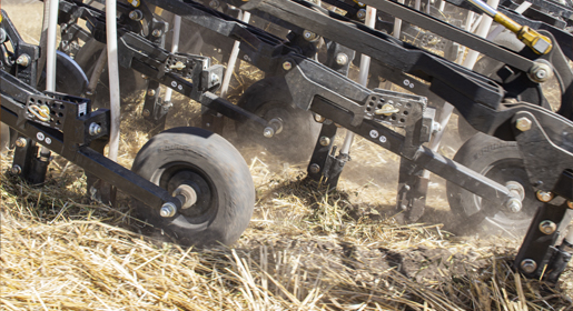 The Bourgault PHD™ allows you to choose the opener and packer wheel combination that will work best for your conditions