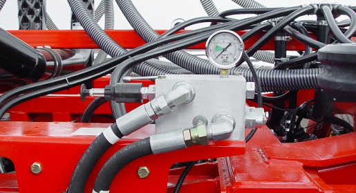 The Bourgault ParaLink Coulter Drill provides valuable feature of quick and precise control of penetration and packing force