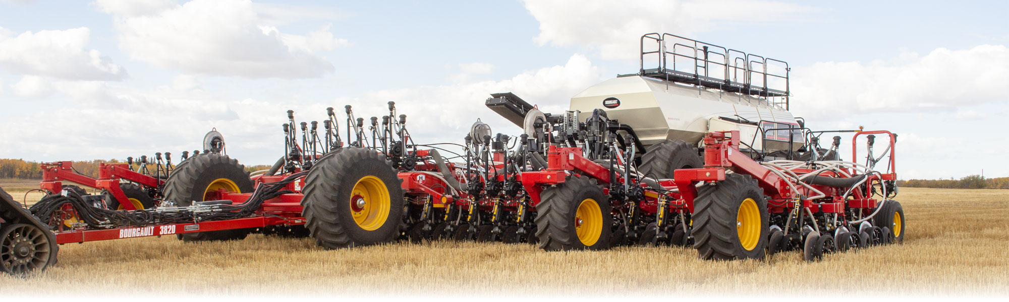 3820 ParaLink Coulter Drill with optional Air Planter and 9950 Air Cart