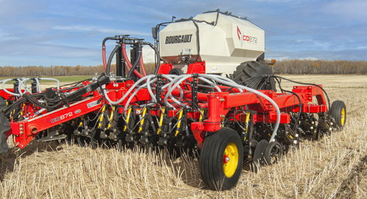 The ParaLink™ independent drill is available in either a 2-row coulter drill or a 3-row hoe drill system