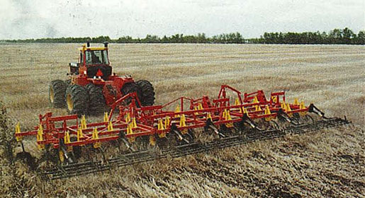 The 400 Series Chisel Plow provides contour-ability & floatation.