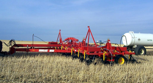 The 9830’s and 8830’s are an excellent choice for fertilizer applications that require minimal disturbance.