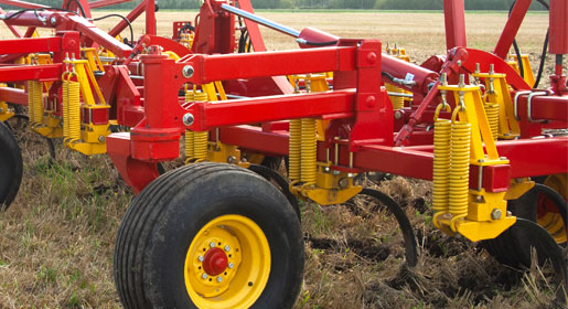 The 500lb and 600lb double-spring trip assemblies are available on the 9400, 9500 and 9800 Chisel Plows.