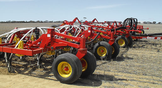 You have unprecedented control of your seeding results by easily adjusting the machine to suit the conditions of each paddock from the seat of your tractor.
